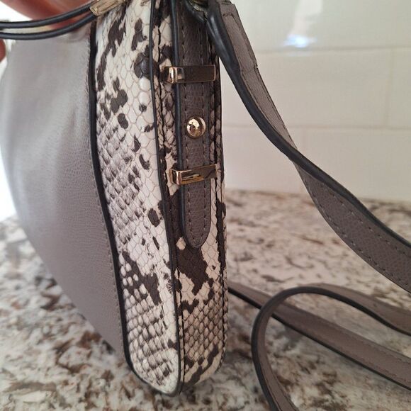 GUESS WOMENS PURSE - Picture 3 of 10